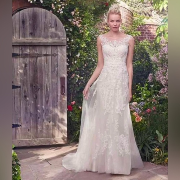 Beautiful Ivory Wedding dress - Picture 6 of 8